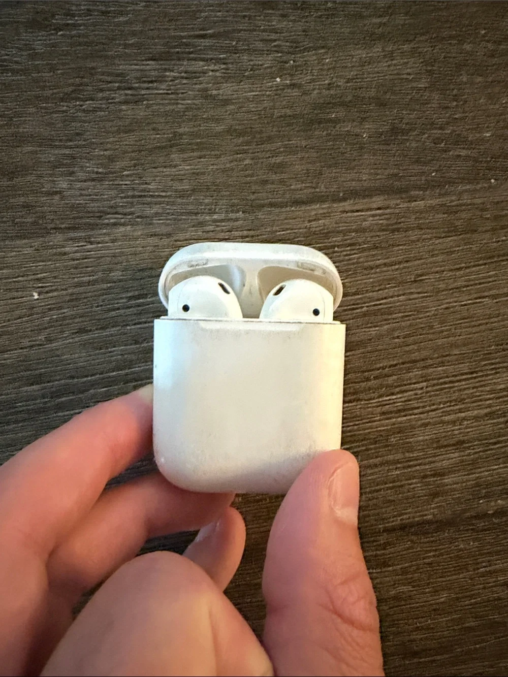 Apple AirPods 2nd Generation with Charging Case – Used - For parts only